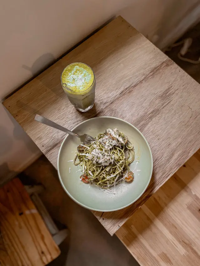檸檬菠菜雞肉意粉