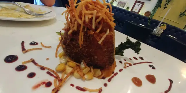 西班牙豬腩配蘋果蓉