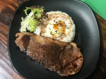 熊本和牛扒飯伴溫泉蛋