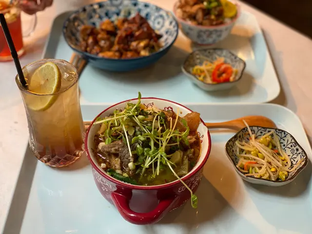 麵超  Q,  半肉半筋好多，湯頭順口，像沒味精