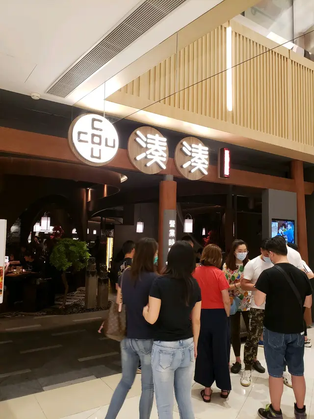 6:15p.m.登記，8:15p.m.入坐