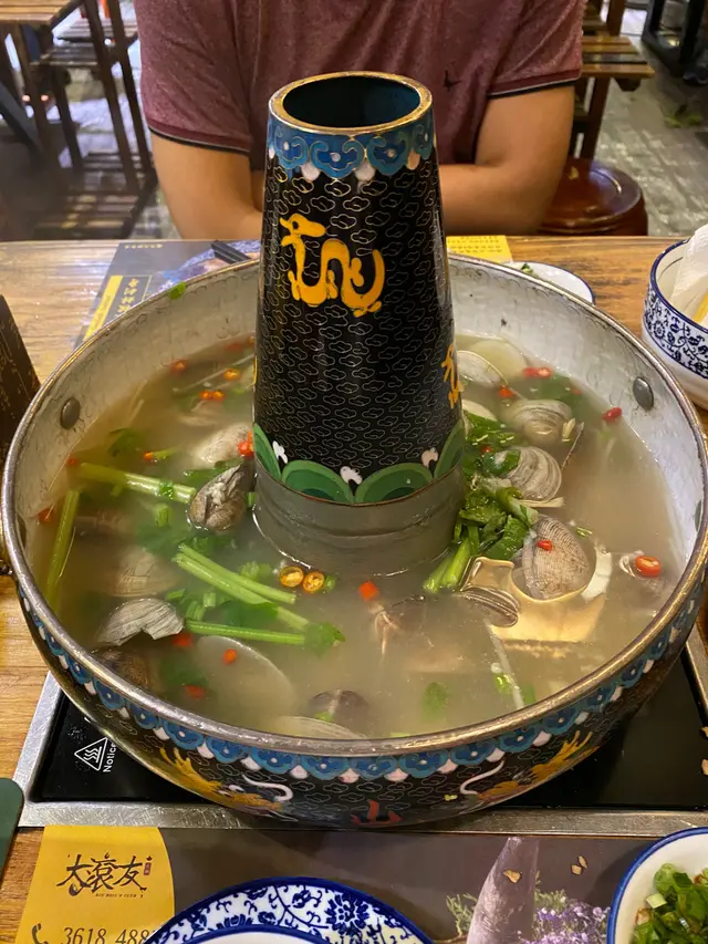 勁多蜆，湯底好正，未開始已經飲咗勁多