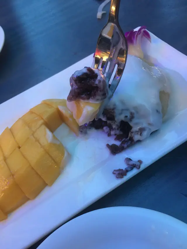 右邊是白色的糯米