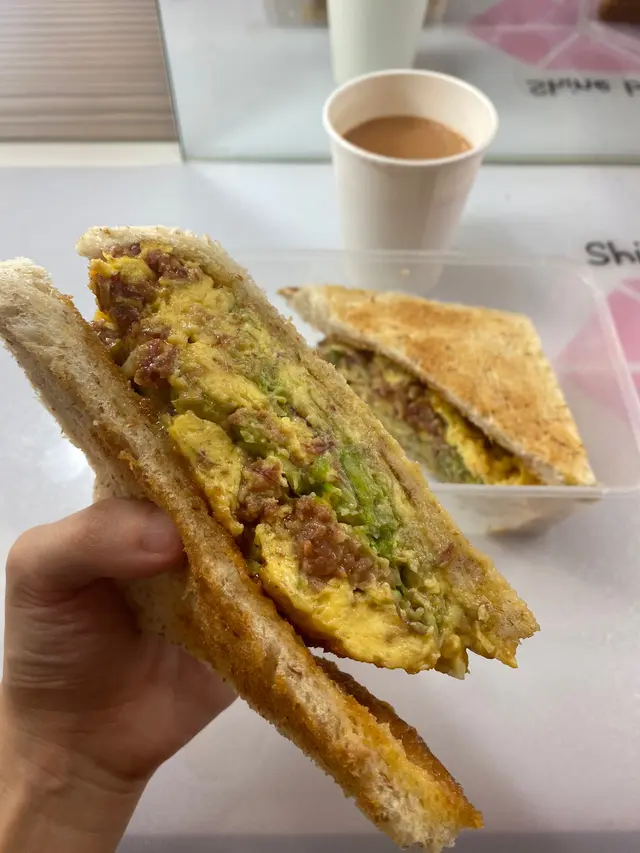 咸牛肉雞蛋花生醬麥包三文治