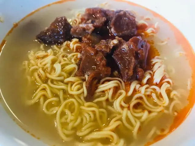 五香肉丁即食麵