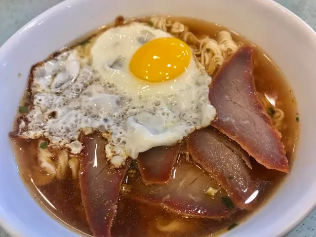 太陽蛋叉燒出前一丁