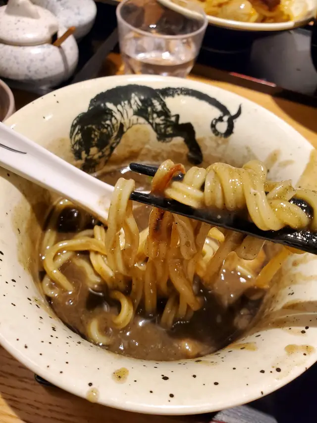 黑虎沾汁麵