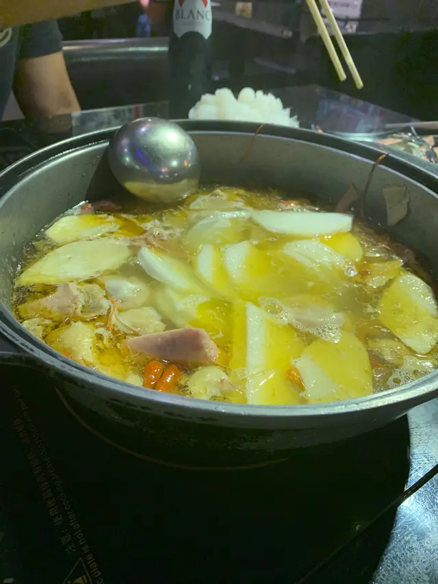 超好食！湯底好獨特，唔喺四圍都食到