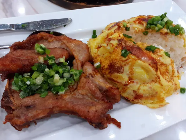 蔥油豬排叉燒炒蛋飯