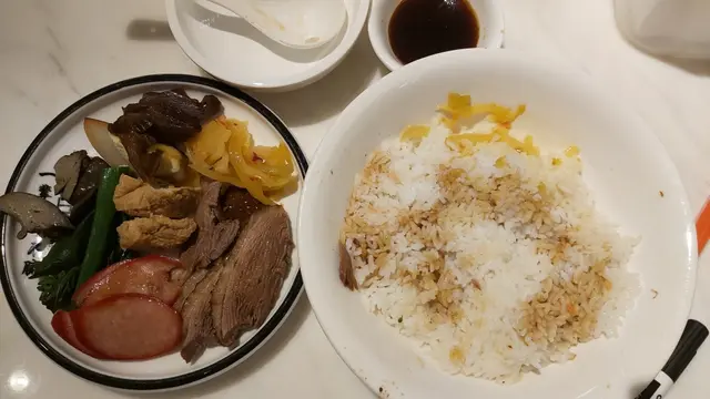 鹵水鵝皇飯