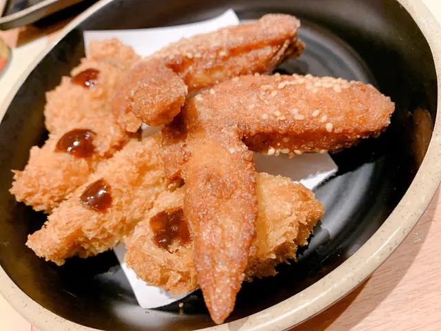 炸蠔粉多過蠔，熟食非常唔夠熱