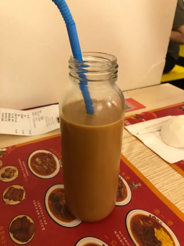 唔太凍，無冰雪住，味道偏奶味無乜茶味