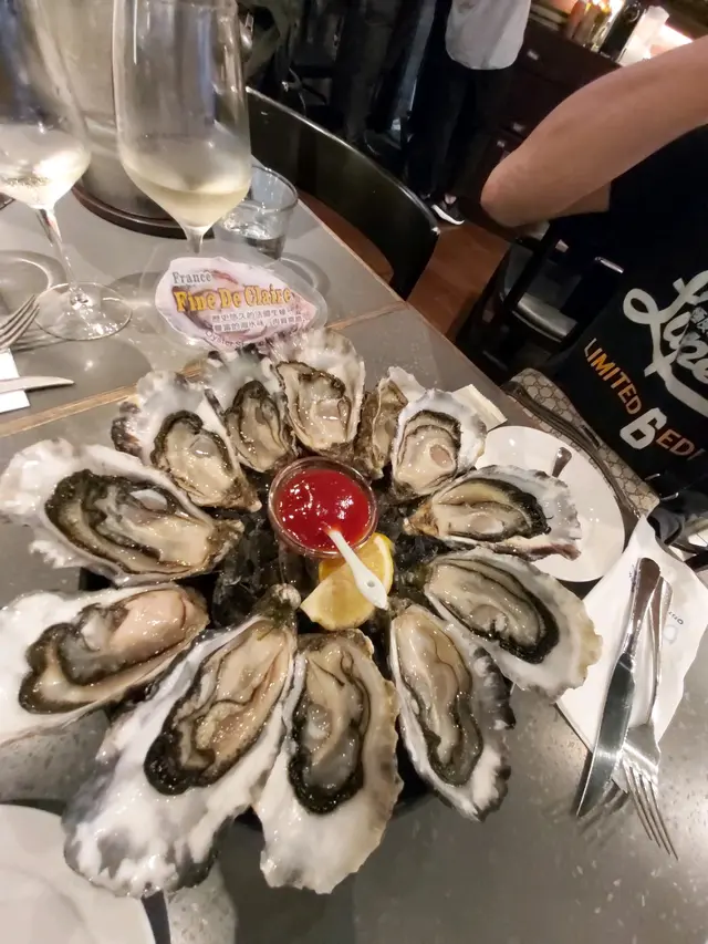 抵食生蠔十蚊隻