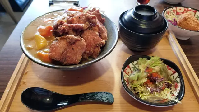 日式咖哩吉列炸雞丼