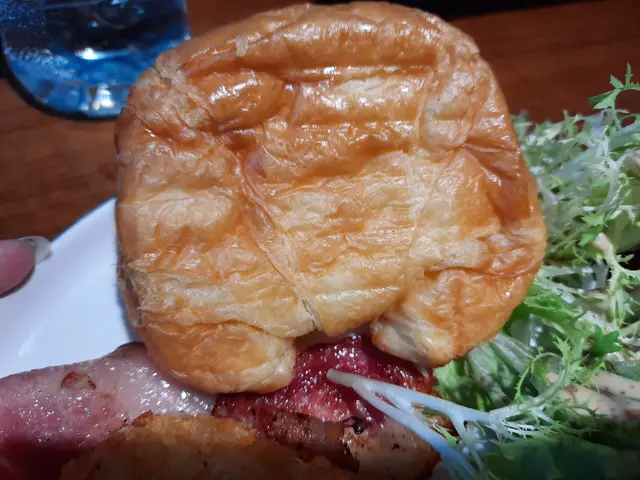 全日早餐 ~ 牛角包