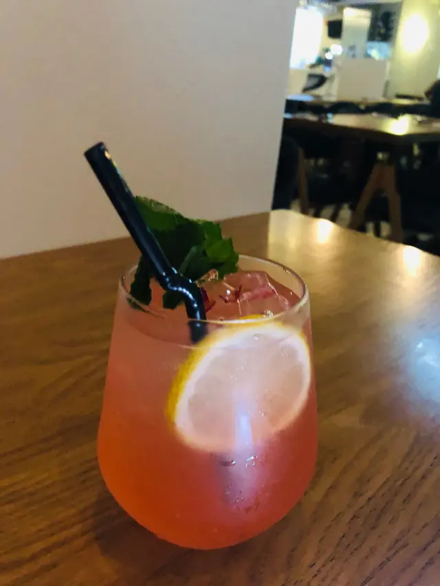 Mocktail- peachy