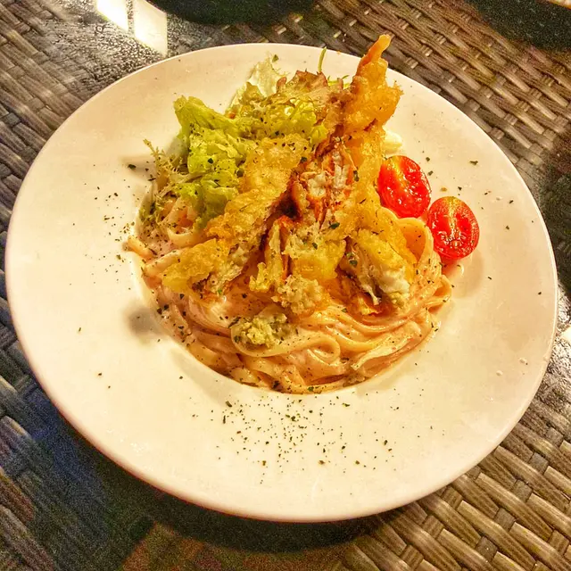 扁意粉一直保持濕潤同埋入味,炸軟殼蟹唔會好油膩