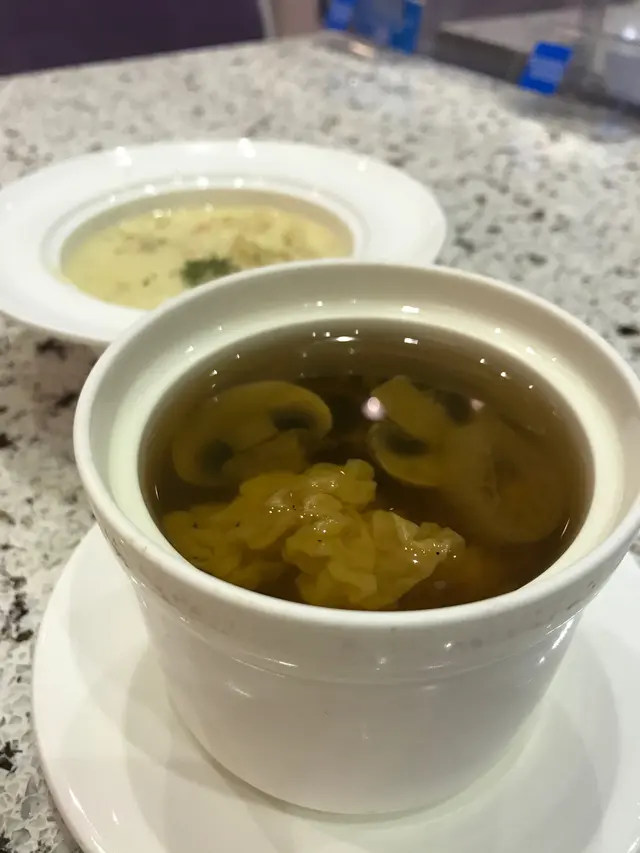 太子蔘黃耳馬蹄花菇燉湯