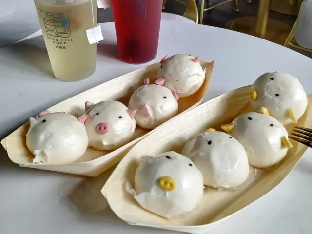 奶黃包 ($28/4個)、豆沙包 ($28/4個)