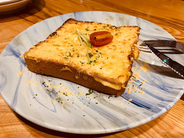 金莎鹹蛋黃芝士厚多士