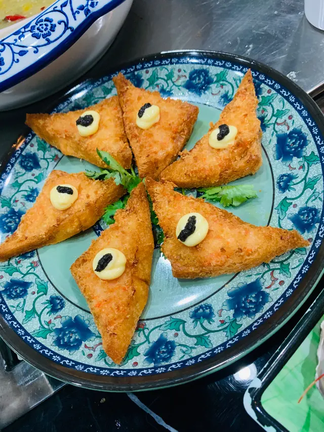 黑松露蝦多士
