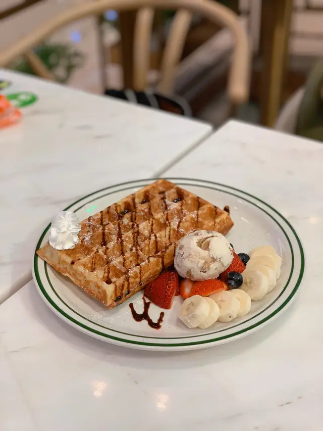 藍莓香蕉士多啤梨窩夫