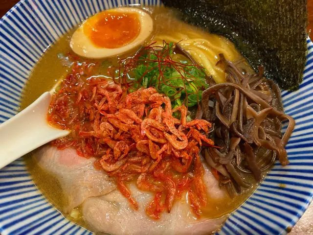 蝦丸(蝦豚骨拉麵)