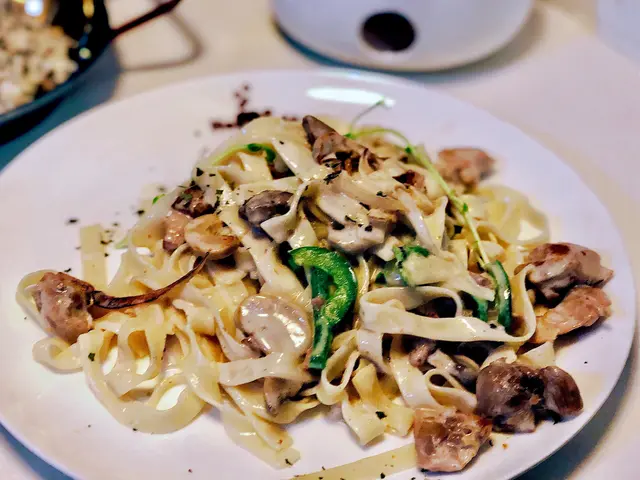 烤雞蘑菇闊條麵