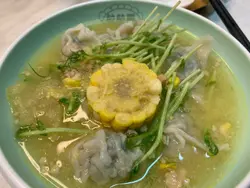 多菜少肉比例好，菜脆肉香汤清甜