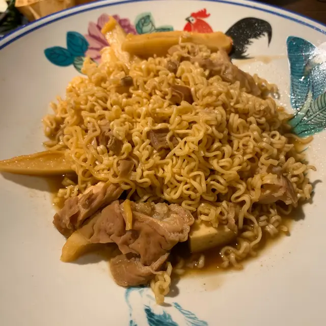 大腸+ 百葉豆腐+甜不辣 + 王子麵(走蔥)