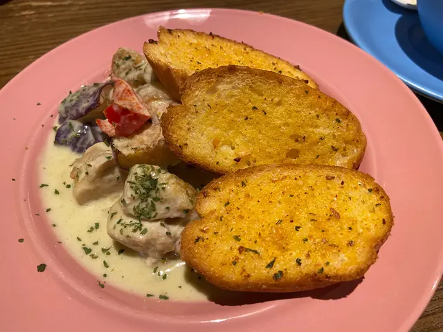 青咖哩配法式麵包