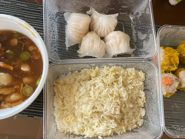 蝦餃、燒賣同福建炒飯