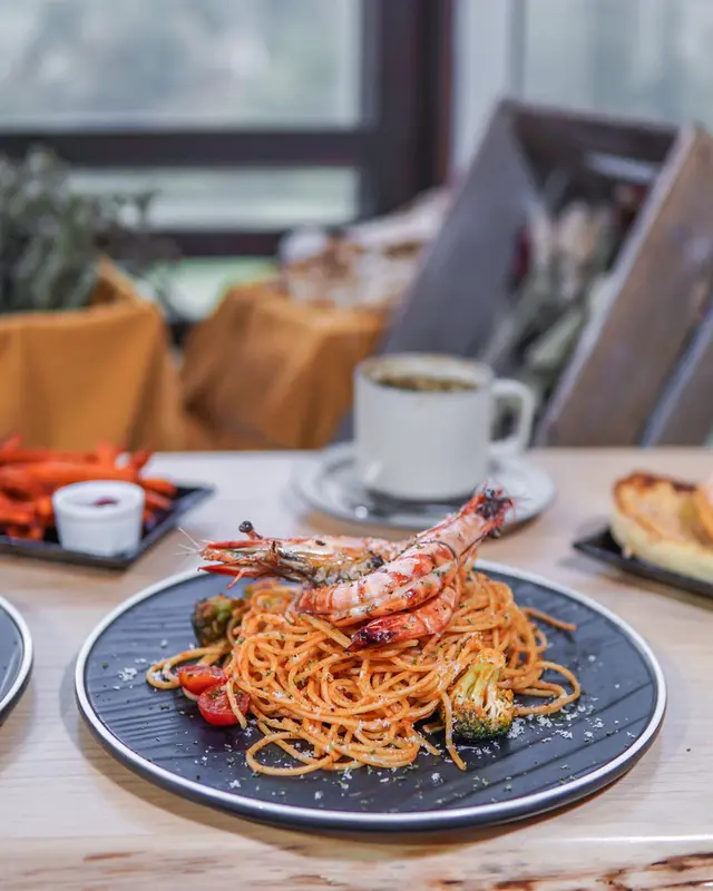 蕃茄蒜香大蝦意粉