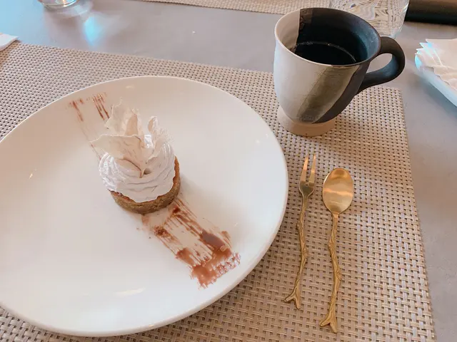 芋頭忌廉蛋糕配花茶