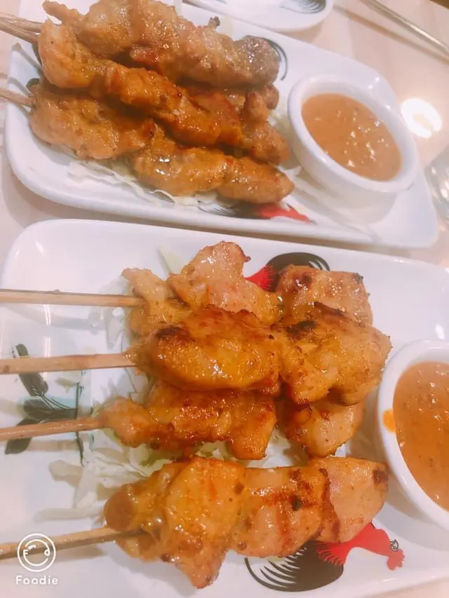 羊肉、牛肉，豬肉串燒