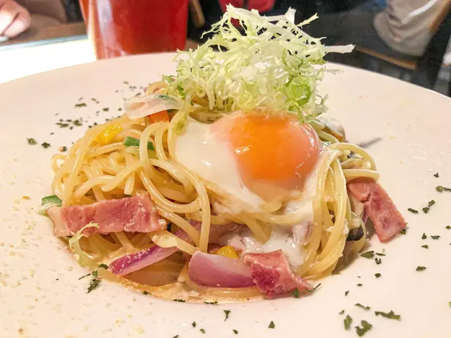 溫泉蛋卡邦尼意粉