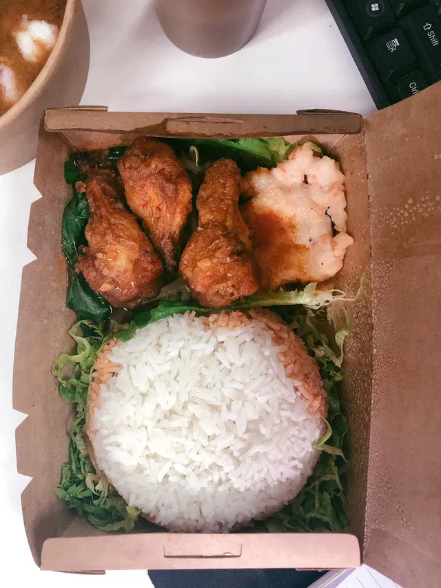 手打蝦餅拼雞小腿飯