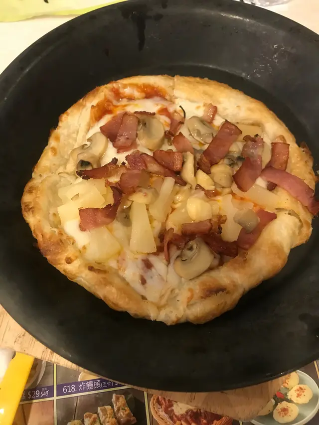 煙肉菠蘿鮮茄醬pizza