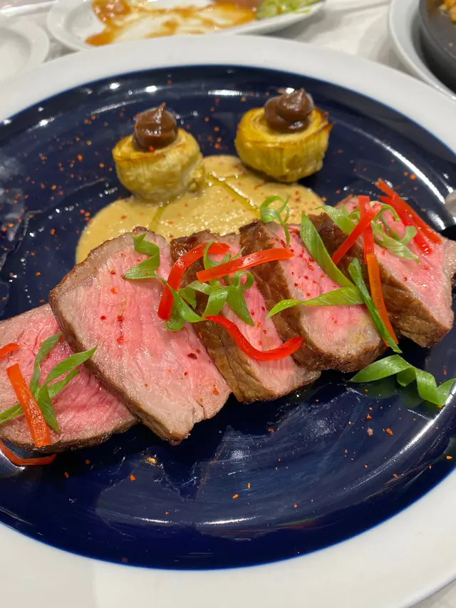 牛扒超嫩，醬汁特別