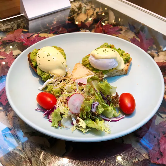 流心蛋牛油果酵母麵包