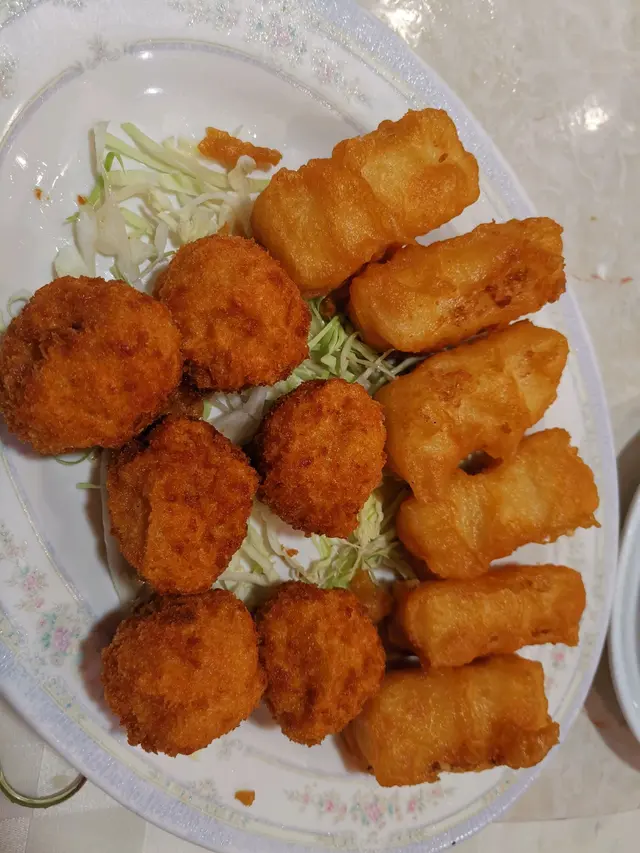 炸鮮奶拼芝心蝦丸