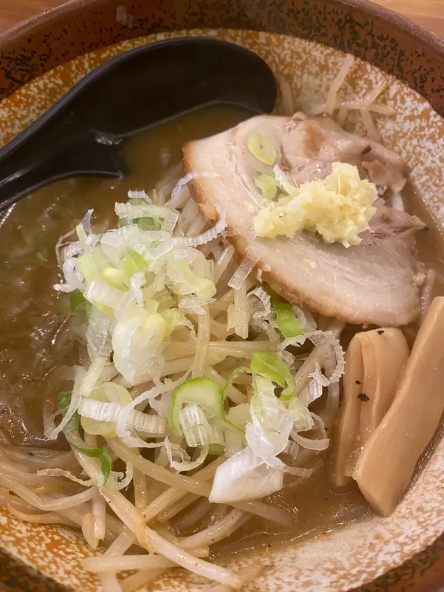 下午茶半份拉麵（$38）+ 芽菜（$10）