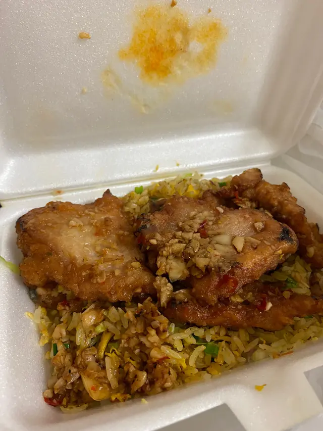 椒鹽豬扒炒飯