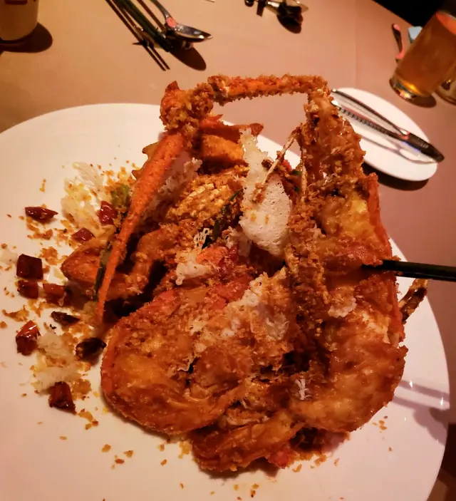 避風塘大蝦，巨大驚喜，份量相當驚人😱😱😱 