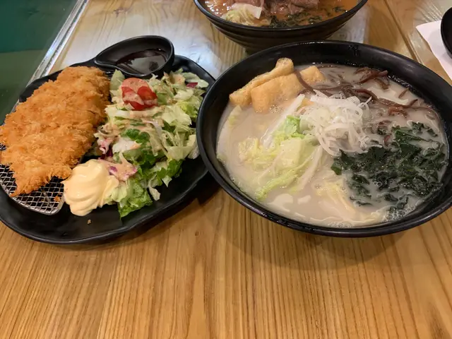 吉列豬扒香口鬆脆,好濃郁魚湯