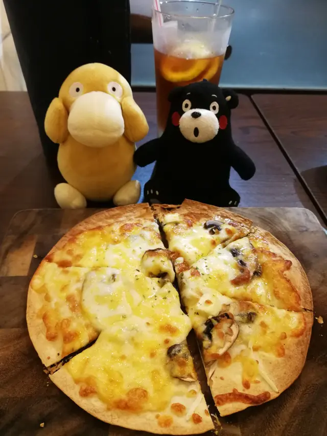 啡菇三重芝士pizza