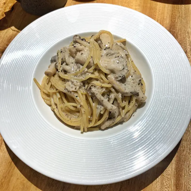 黑松露雜菌忌廉汁意大利粉