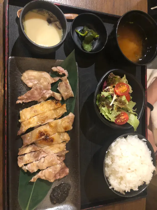 黑松露燒雞定食