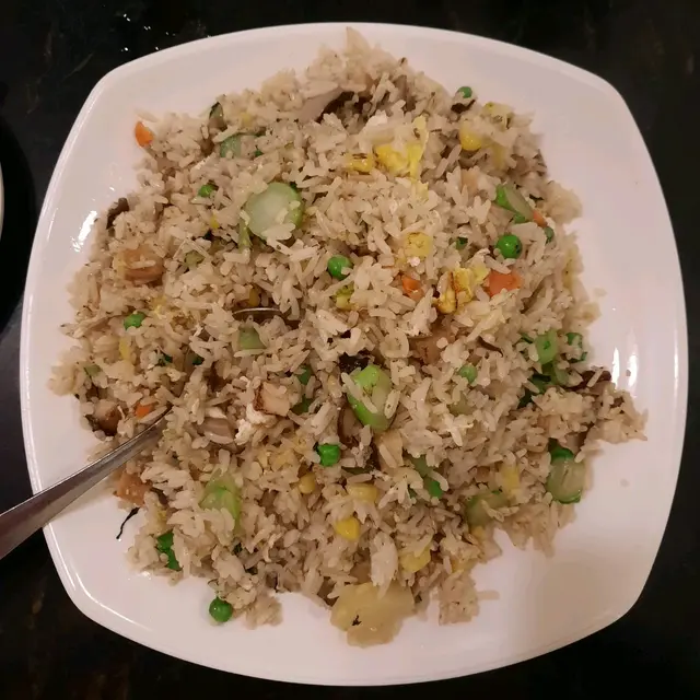菠蘿素鰻魚粒炒飯
