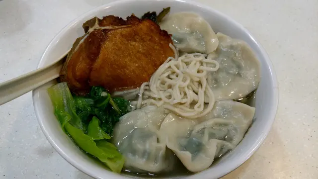 豬扒薄切香煎，肉質不死實之餘又夠入味